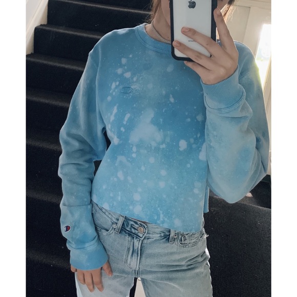 Champion Top $48 on Depop/Insta @kaitlynnsapparel - Picture 2 of 3